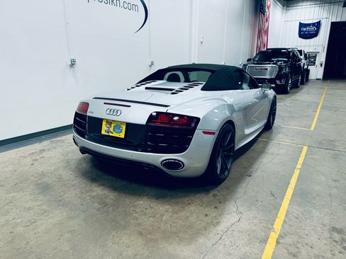 Used 2012 Audi R8 V10 w/ Enhanced Leather Pkg image 7