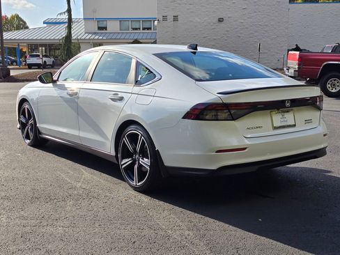 Used 2025 Honda Accord Sport image 28