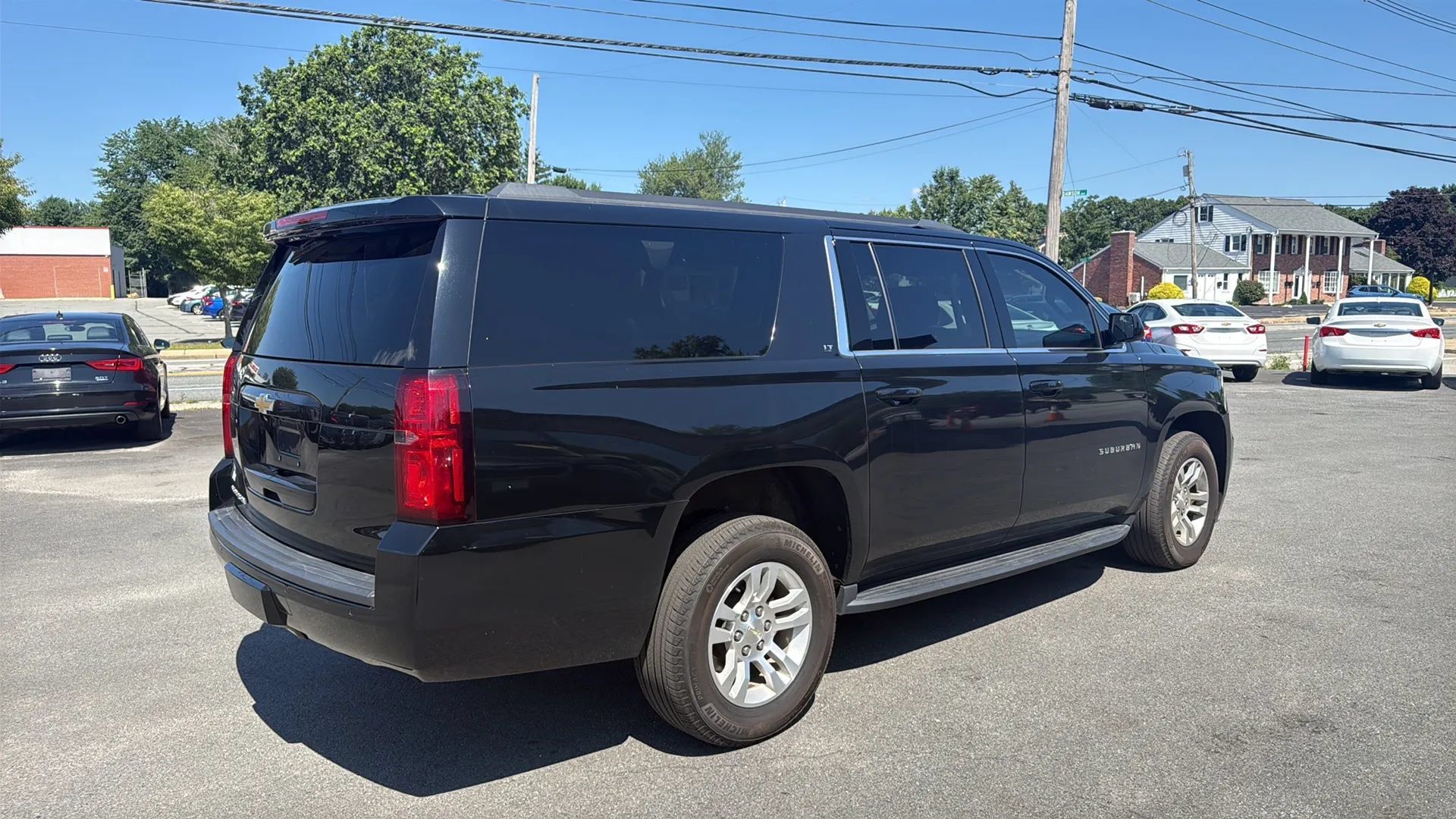 Used 2018 Chevrolet Suburban LT AWD/4WD image 11