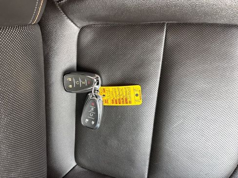 Used 2020 Chevrolet Equinox Premier image 25