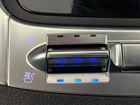 Used 2025 Kia Carnival SX w/ SX Dark Edition Package FWD image 30