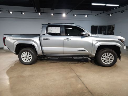 New 2026 Toyota Tacoma SR5 AWD/4WD image 8