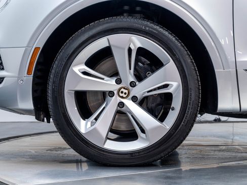 Used 2020 Bentley Bentayga AWD/4WD image 49