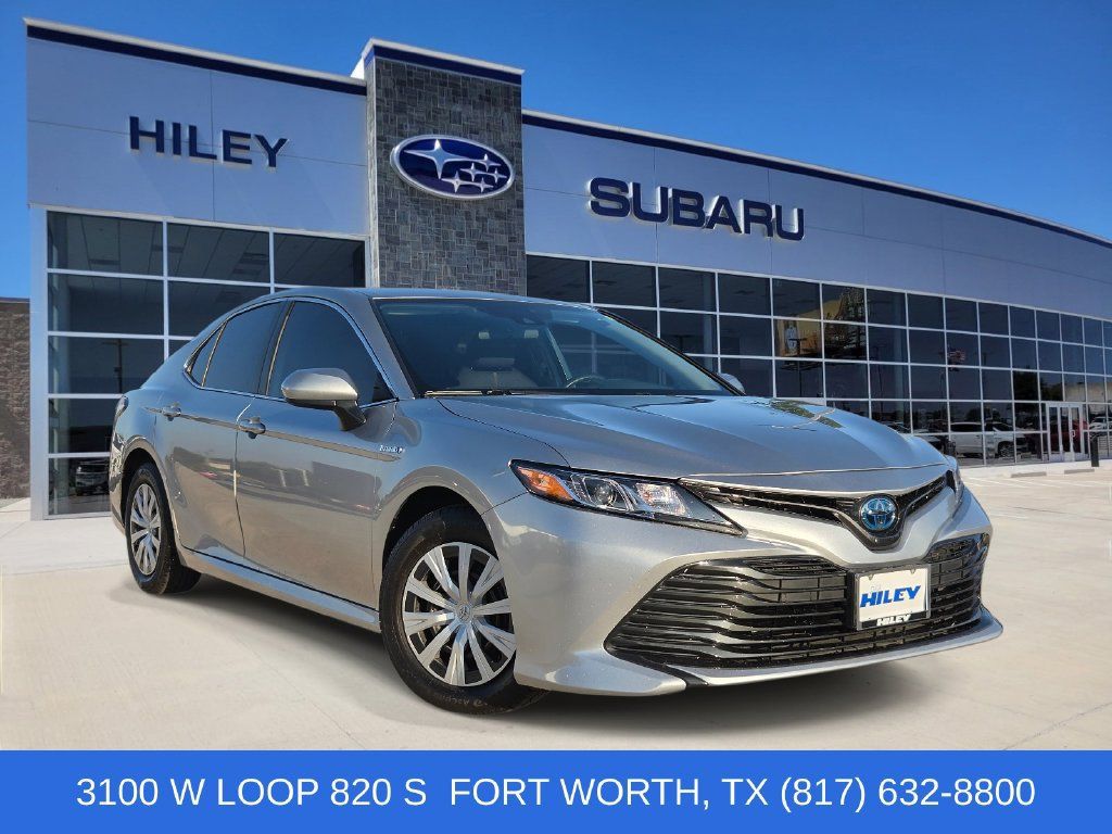 Used 2020 Toyota Camry LE FWD image 1