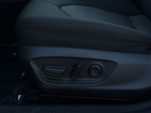 Used 2019 Toyota Camry LE image 13