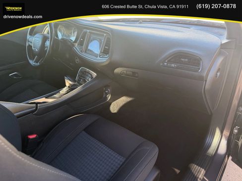 Used 2019 Dodge Challenger SXT RWD image 12