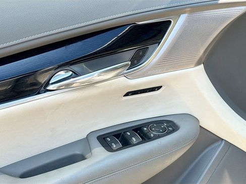 Used 2024 Cadillac XT6 Premium Luxury w/ LPO, Floor Liner Package AWD/4WD image 19