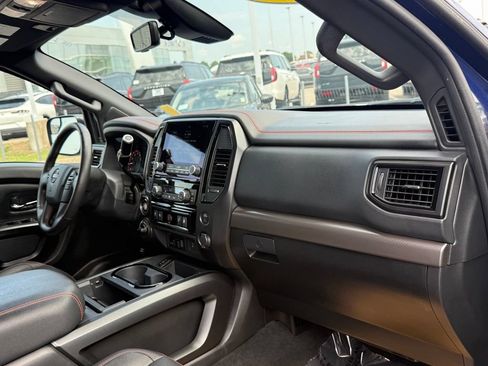 Used 2024 Nissan Titan PRO-4X w/ Pro-4x Convenience Package AWD/4WD image 17