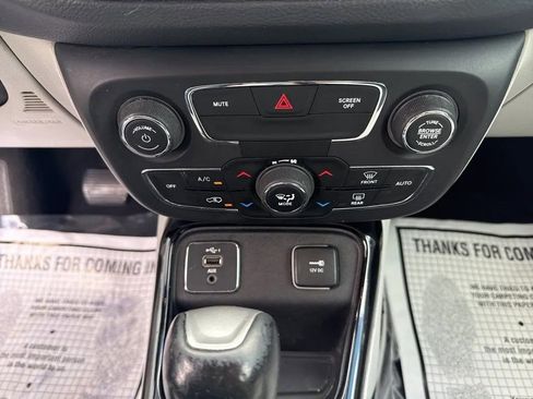 Used 2020 Jeep Compass Limited image 24