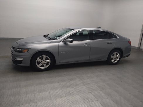 Used 2025 Chevrolet Malibu LS FWD image 2