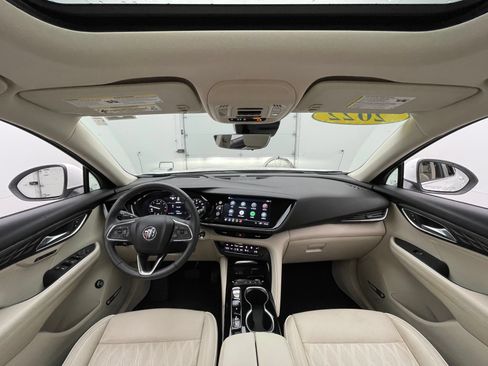 Used 2022 Buick Envision Avenir w/ Technology Package II FWD image 3