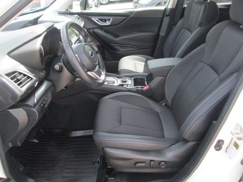 Used 2022 Subaru Forester Premium AWD/4WD image 9
