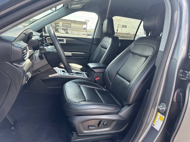 Used 2024 Ford Explorer XLT w/ Equipment Group 202A AWD/4WD image 18