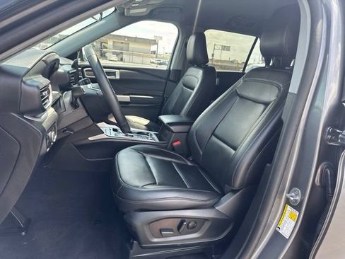 Used 2024 Ford Explorer XLT w/ Equipment Group 202A AWD/4WD image 18
