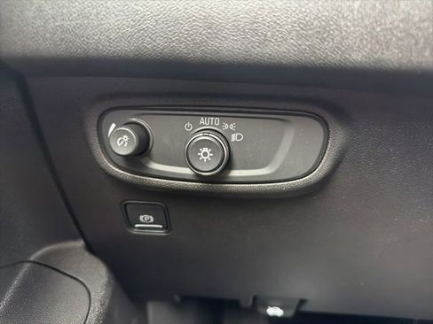 Used 2020 GMC Terrain SLE image 34