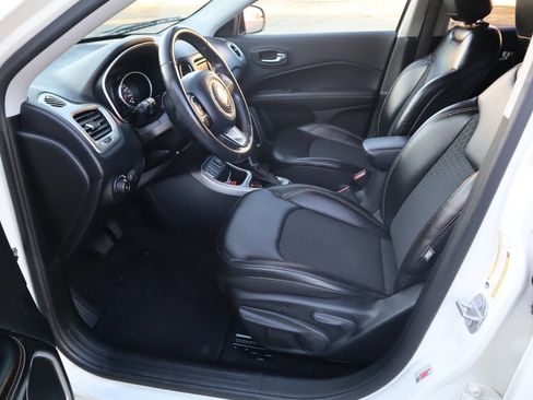 Used 2018 Jeep Compass Latitude image 23