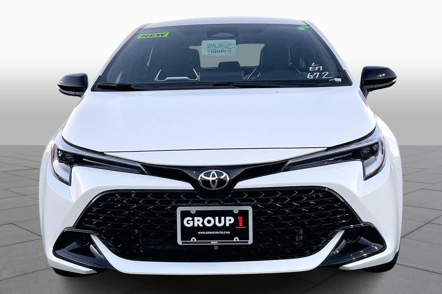 Used 2026 Toyota Corolla SE FWD image 3