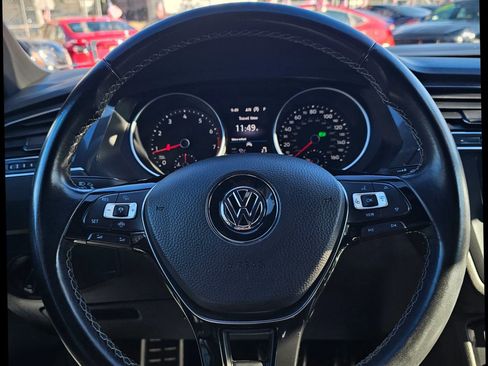 Used 2021 Volkswagen Tiguan SE R-Line image 14
