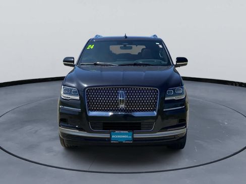 Used 2024 Lincoln Navigator Reserve AWD/4WD image 2