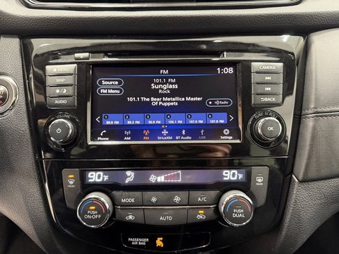 Used 2020 Nissan Rogue SL AWD/4WD image 16