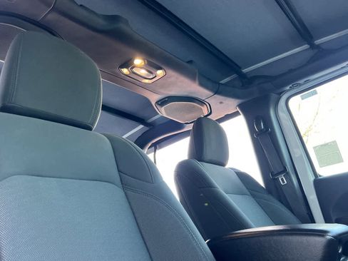 Used 2019 Jeep Wrangler Sport image 17