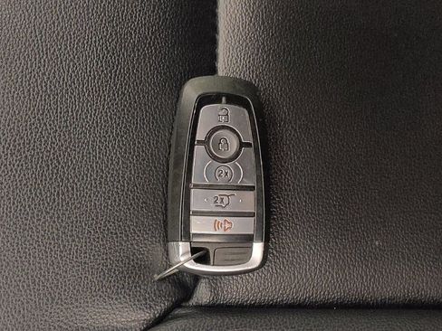 Used 2020 Ford Explorer XLT w/ Equipment Group 202A AWD/4WD image 32