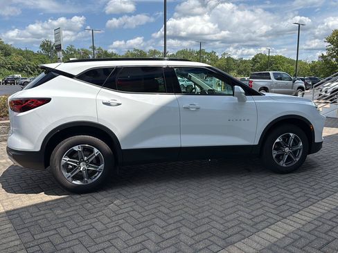 Used 2024 Chevrolet Blazer LT w/ Convenience Package FWD image 6