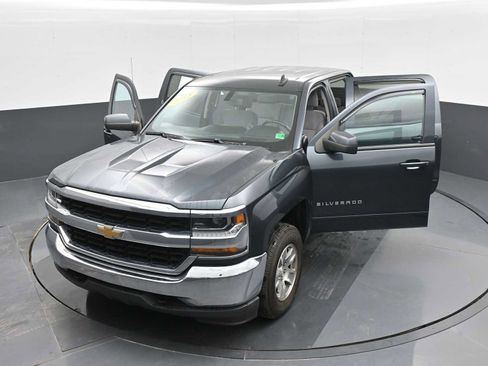 Used 2018 Chevrolet Silverado 1500 LT image 37