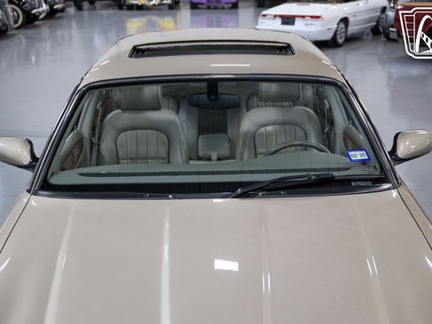 Used 2001 Jaguar XJ8 image 7