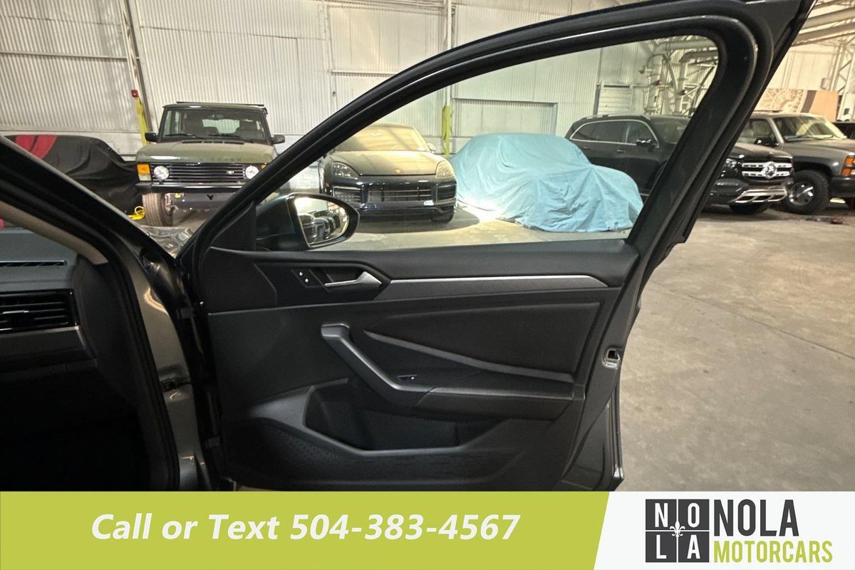Used 2024 Volkswagen Jetta SE FWD image 28
