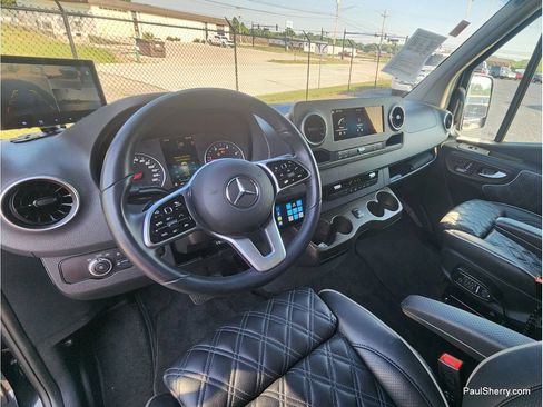 Used 2024 Mercedes-Benz Sprinter 3500 image 21