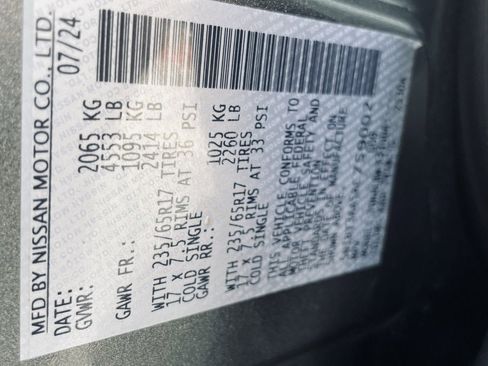 Used 2024 Nissan Rogue S image 27