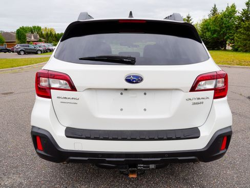 Used 2018 Subaru Outback 3.6R Limited AWD/4WD image 5