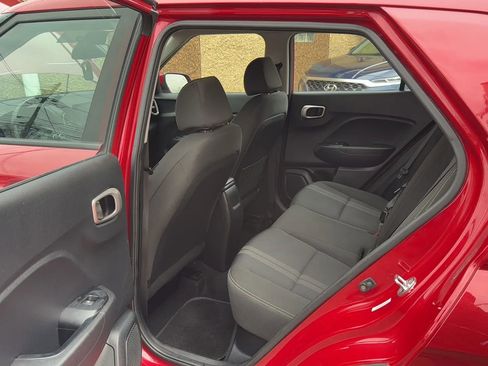 Used 2021 Hyundai Venue SEL image 26