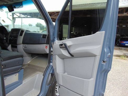 Used 2018 Mercedes-Benz Sprinter 2500 image 10