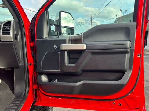 Used 2021 Ford F250 Lariat w/ Lariat Ultimate Package AWD/4WD image 29