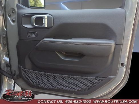 Used 2023 Jeep Wrangler Unlimited Rubicon 392 w/ Xtreme Recon 35" Tire Package AWD/4WD image 29
