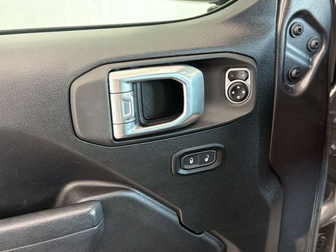 Used 2024 Jeep Wrangler Sport AWD/4WD image 14