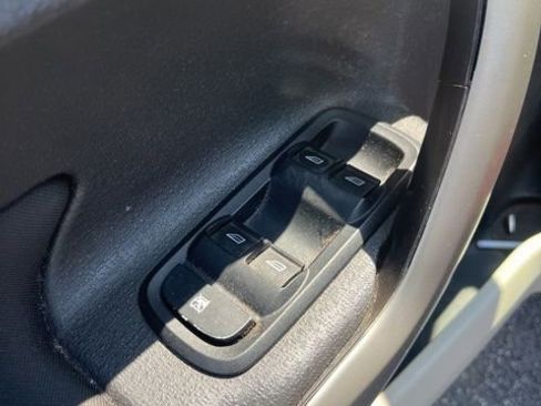 Used 2012 Ford Fiesta SE FWD image 17