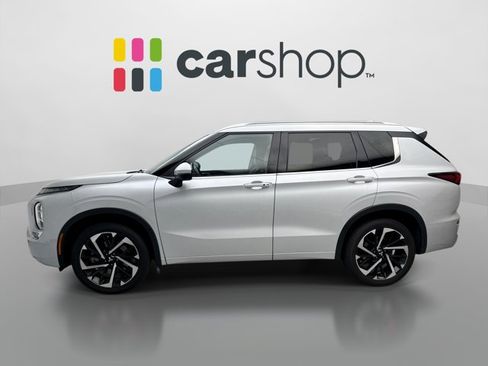 Used 2024 Mitsubishi Outlander SEL AWD/4WD image 2