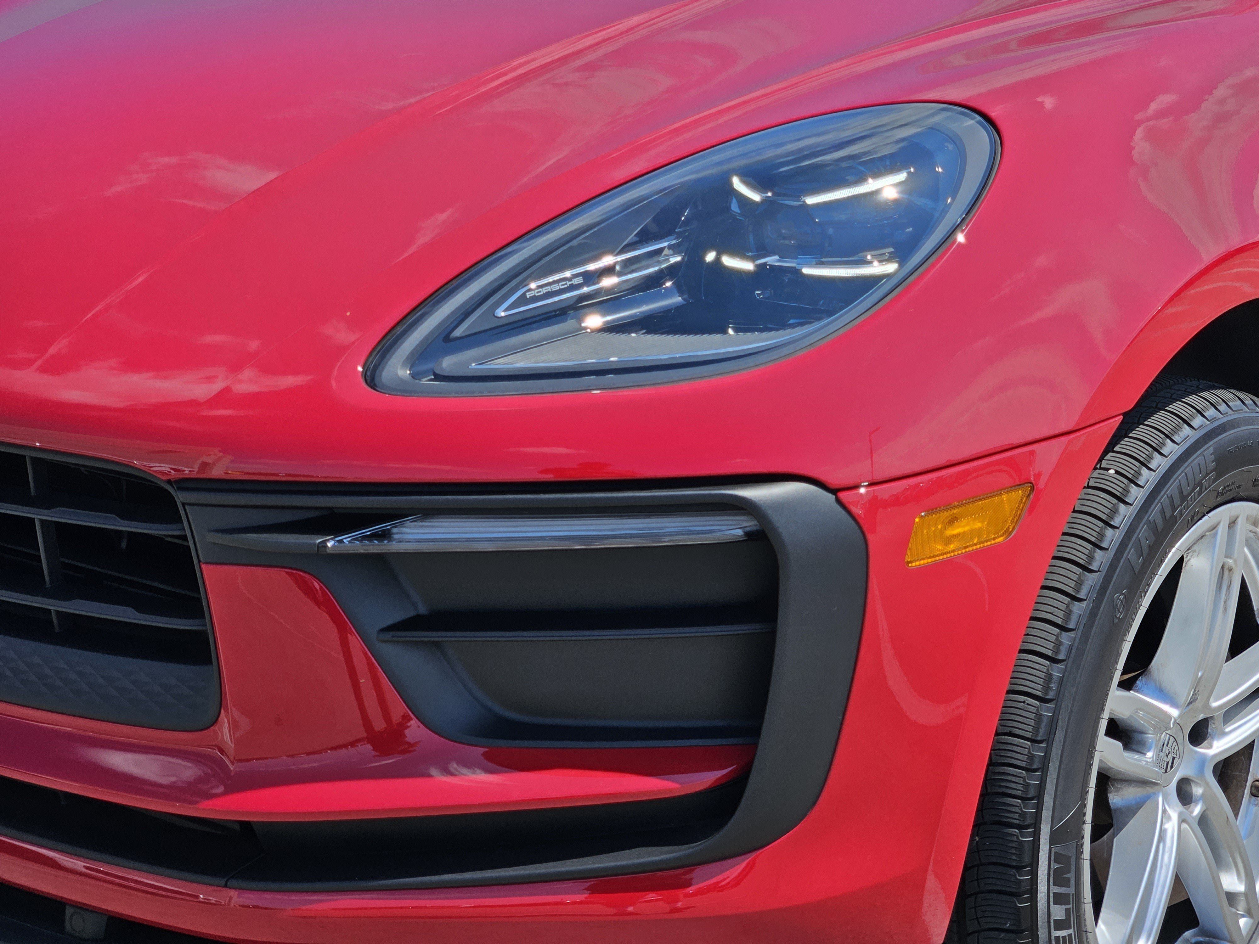 Certified 2026 Porsche Macan AWD/4WD image 12