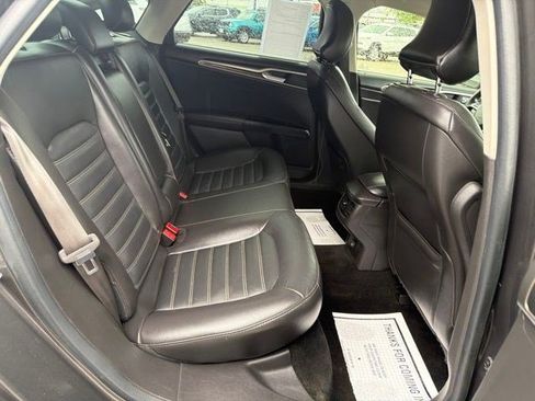 Used 2016 Ford Fusion SE w/ Equipment Group 202A FWD image 19