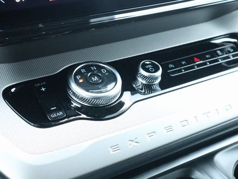 New 2025 Ford Expedition Active image 7