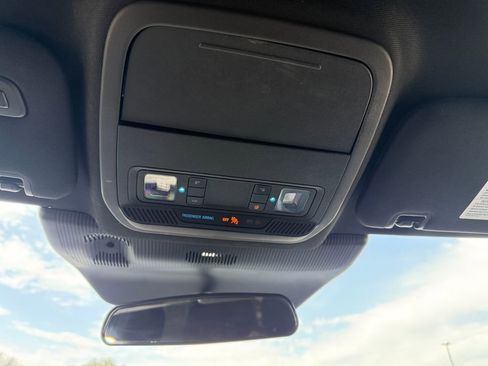 Used 2025 Ford Explorer ST-Line w/ ST-Line Street Pack image 35