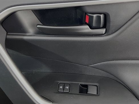 Used 2025 Toyota RAV4 LE image 31