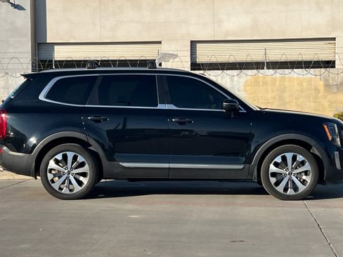 Used 2020 Kia Telluride S image 9