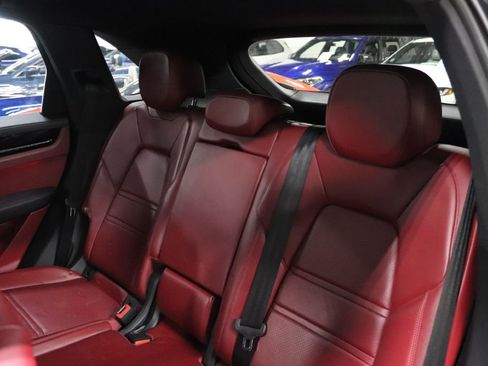 Used 2019 Porsche Cayenne image 15