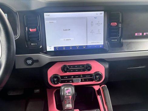 Used 2023 Ford Bronco Badlands image 7