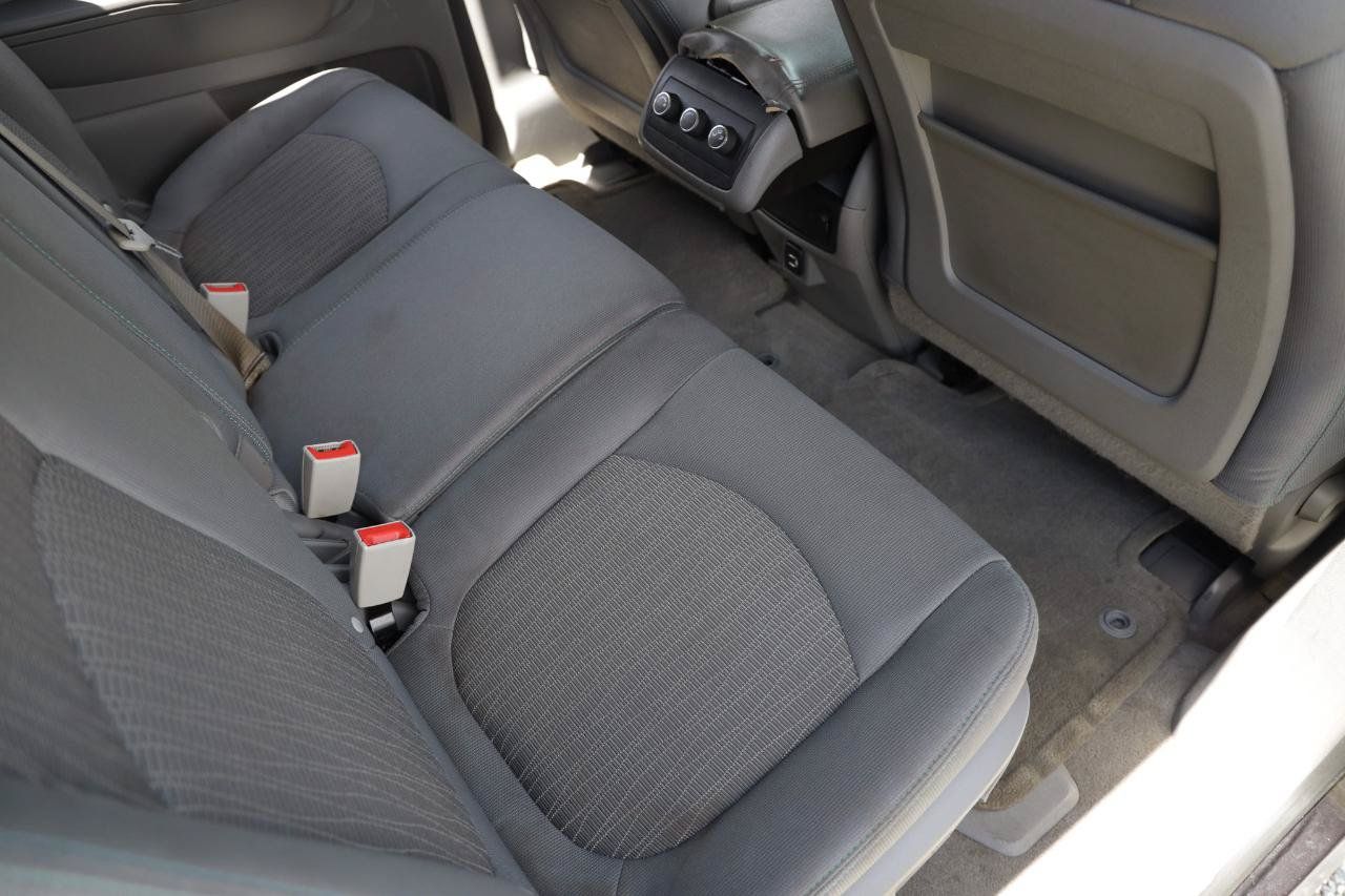 Used 2017 Chevrolet Traverse LS FWD image 12