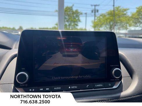 Used 2025 Nissan Rogue SV AWD/4WD image 10